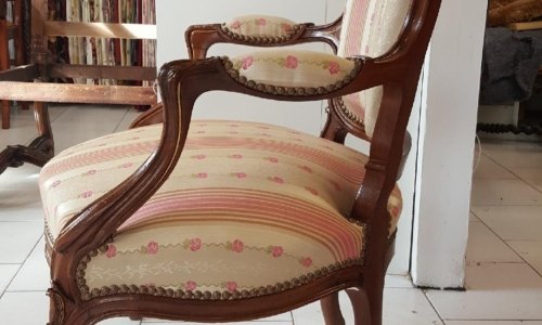 Réparation fauteuil Louis XVI vue de profil